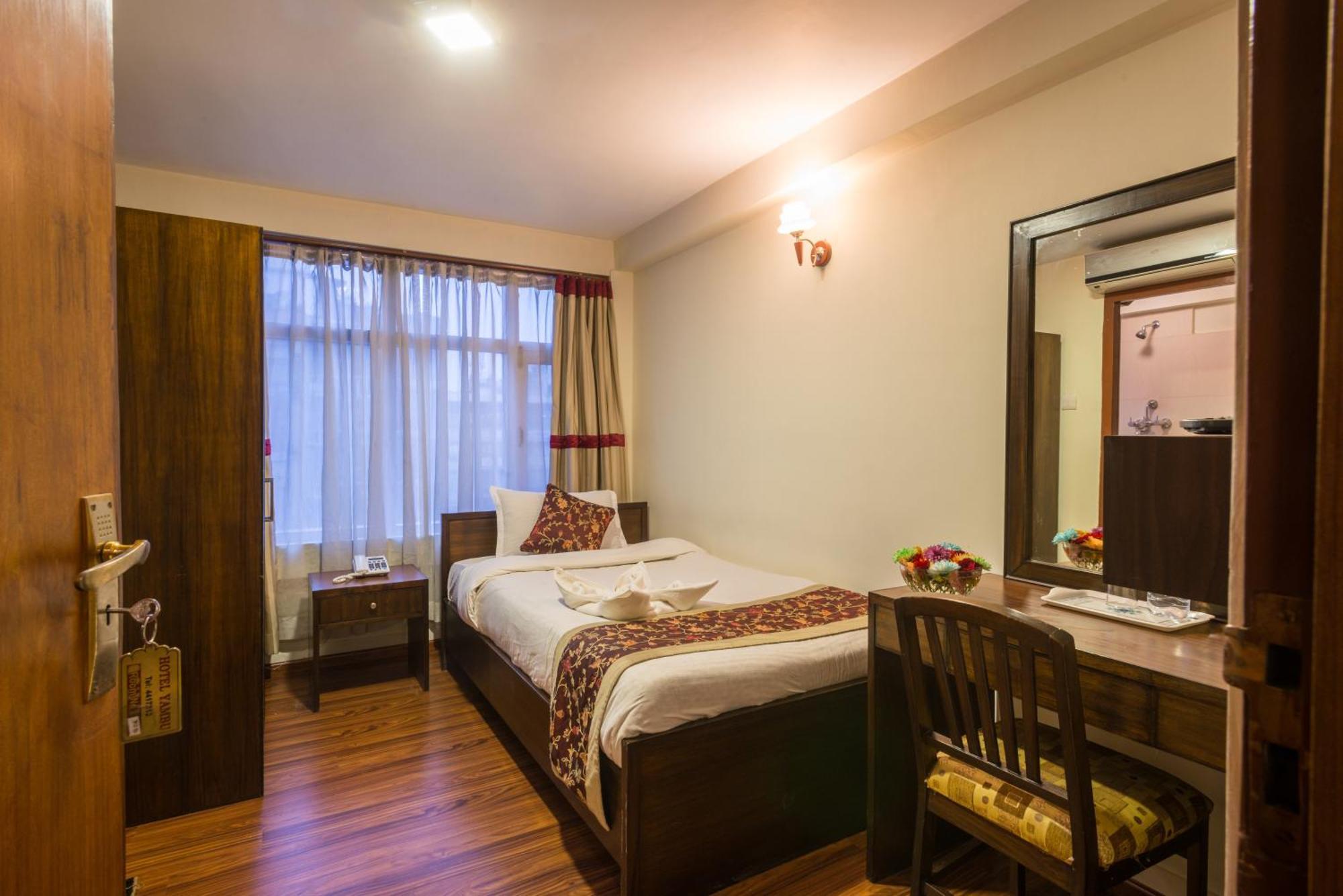 Hotel Yambu Katmandou Extérieur photo